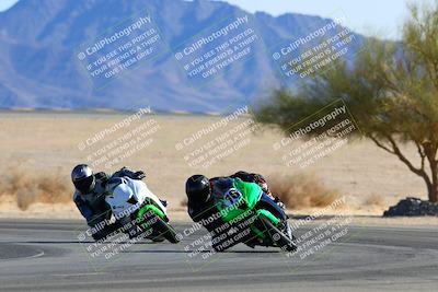 media/Jan-08-2022-SoCal Trackdays (Sat) [[1ec2777125]]/Turn 4 (1145am)/